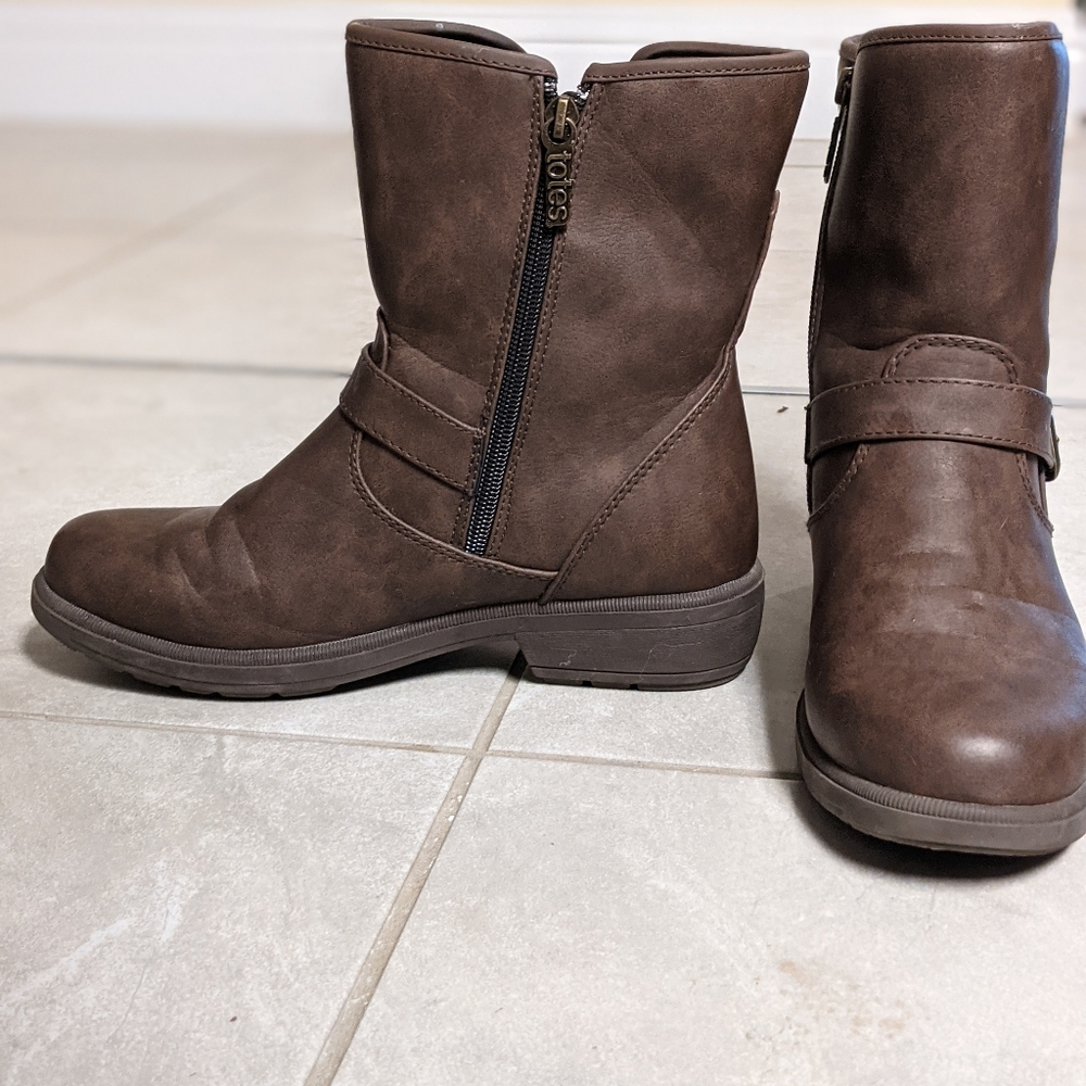 Totes Boots - image 1